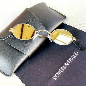NWOT! Roberi & Fraud
SILVER DORIS
Sunglasses | Eyeglasses | Eyewear